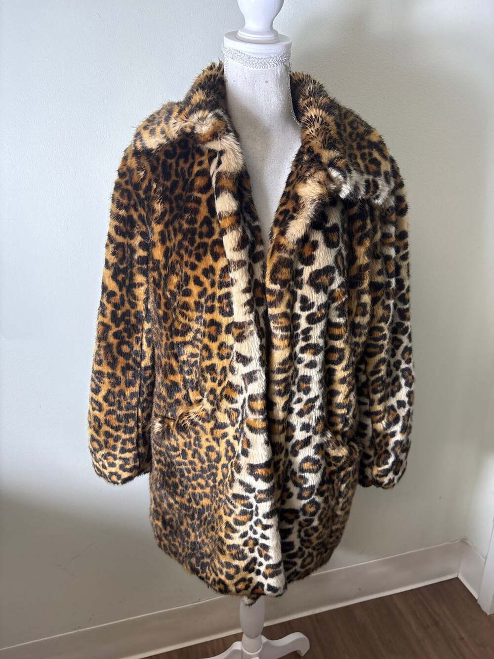Tyler Boe Brown Cheetah Print Long Sleeve Faux Fur Coat Sz XS